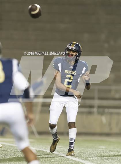 Thumbnail 2 in Bonita Vista vs. Mater Dei Catholic photogallery.