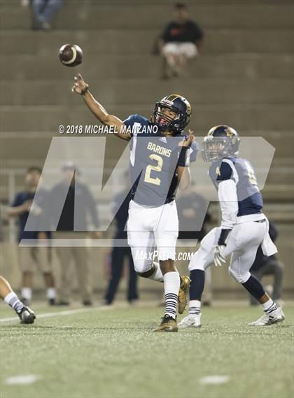 Thumbnail 2 in Bonita Vista vs. Mater Dei Catholic photogallery.