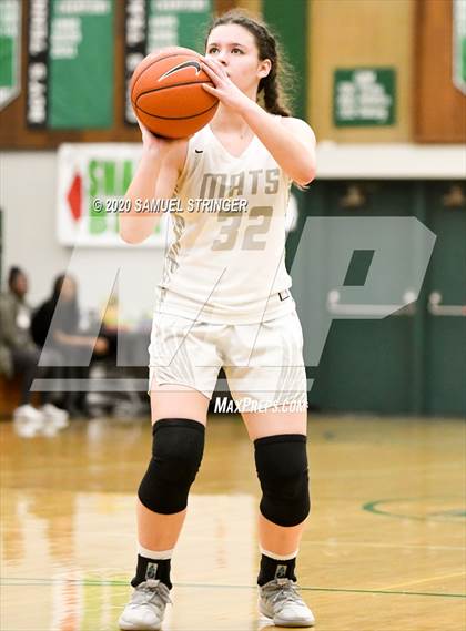 Thumbnail 2 in Regis Jesuit vs. Miramonte (MLK Showcase) photogallery.