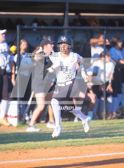 Thumbnail 3 in Northside vs Houston County photogallery.