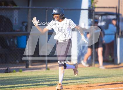 Thumbnail 3 in Northside vs Houston County photogallery.