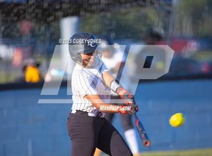 Thumbnail 2 in Northside vs Houston County photogallery.