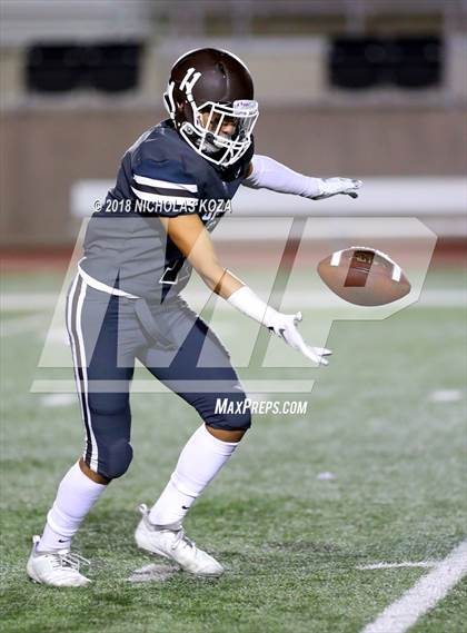 Thumbnail 3 in Harvard-Westlake vs. Crespi photogallery.