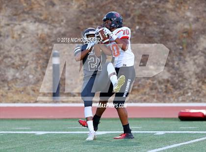 Thumbnail 1 in Harvard-Westlake vs. Crespi photogallery.