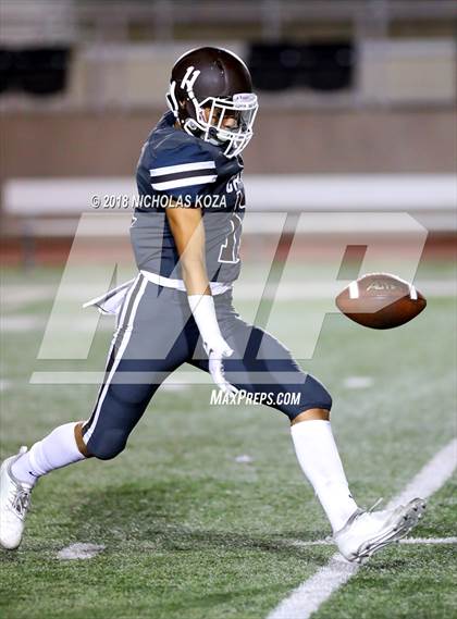 Thumbnail 1 in Harvard-Westlake vs. Crespi photogallery.