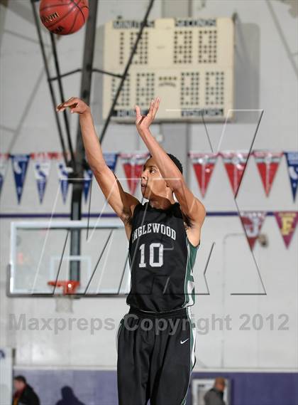 Thumbnail 2 in Inglewood vs. Pleasant Grove (St. Hope Elite Hoops Classic) photogallery.