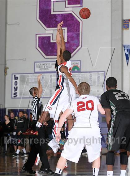 Thumbnail 1 in Inglewood vs. Pleasant Grove (St. Hope Elite Hoops Classic) photogallery.