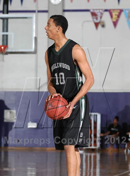Thumbnail 1 in Inglewood vs. Pleasant Grove (St. Hope Elite Hoops Classic) photogallery.