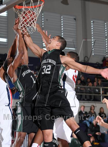 Thumbnail 2 in Inglewood vs. Pleasant Grove (St. Hope Elite Hoops Classic) photogallery.