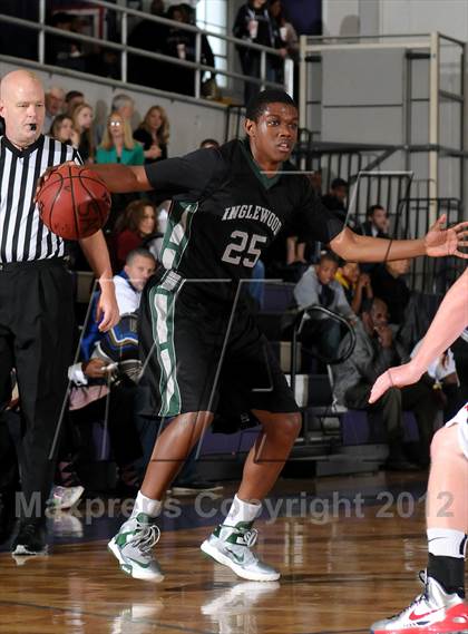 Thumbnail 1 in Inglewood vs. Pleasant Grove (St. Hope Elite Hoops Classic) photogallery.