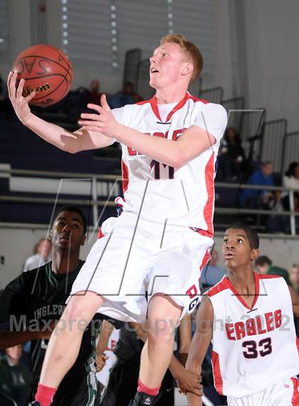 Thumbnail 2 in Inglewood vs. Pleasant Grove (St. Hope Elite Hoops Classic) photogallery.