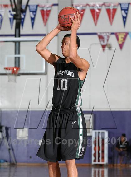 Thumbnail 1 in Inglewood vs. Pleasant Grove (St. Hope Elite Hoops Classic) photogallery.