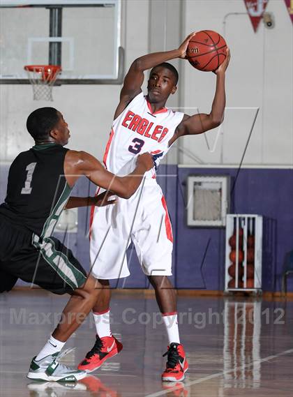 Thumbnail 1 in Inglewood vs. Pleasant Grove (St. Hope Elite Hoops Classic) photogallery.