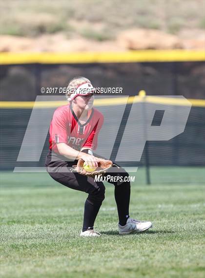 Thumbnail 2 in Loveland vs Grove (Erie Festival of Champions) photogallery.