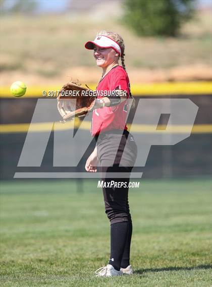 Thumbnail 2 in Loveland vs Grove (Erie Festival of Champions) photogallery.