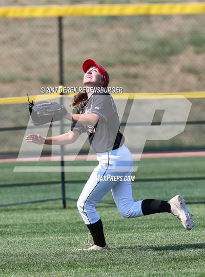 Thumbnail 2 in Loveland vs Grove (Erie Festival of Champions) photogallery.