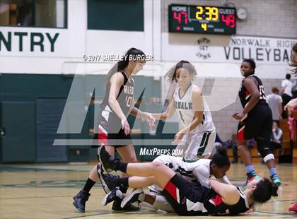 Thumbnail 2 in Warde @ Norwalk photogallery.