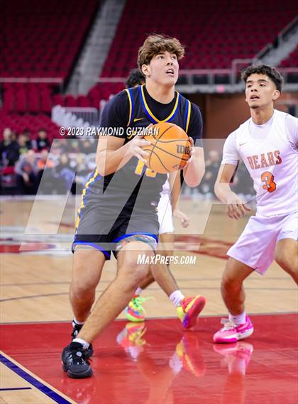 Thumbnail 3 in Selma vs. Clovis photogallery.