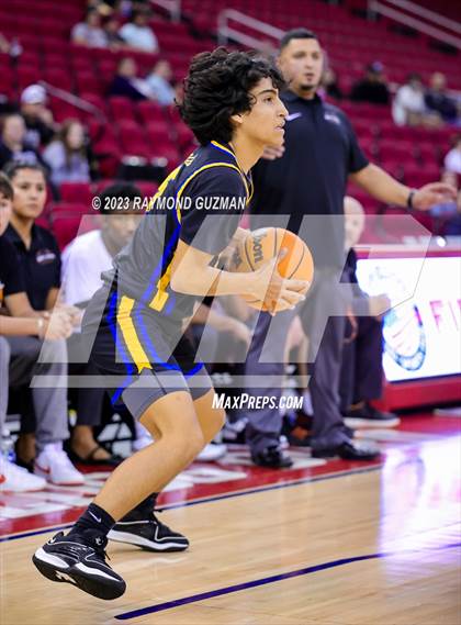 Thumbnail 1 in Selma vs. Clovis photogallery.