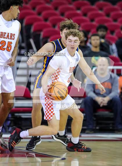 Thumbnail 1 in Selma vs. Clovis photogallery.