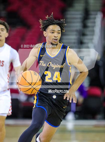Thumbnail 2 in Selma vs. Clovis photogallery.