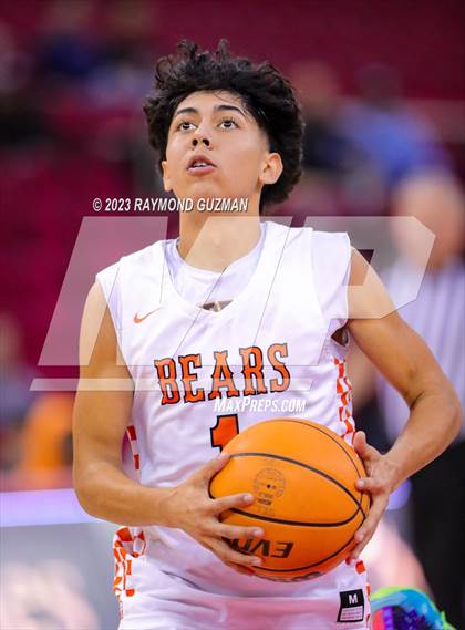 Thumbnail 1 in Selma vs. Clovis photogallery.