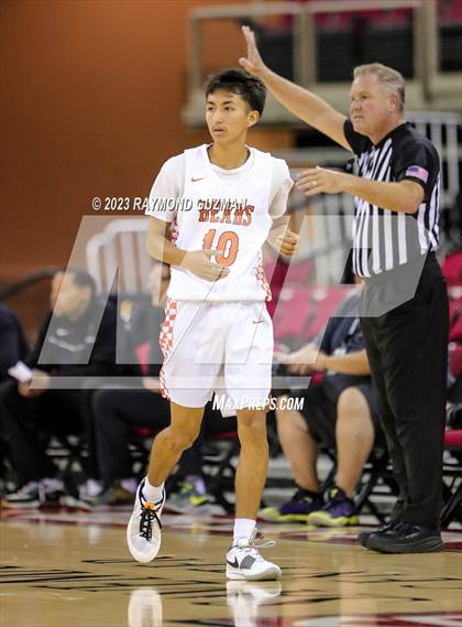 Thumbnail 2 in Selma vs. Clovis photogallery.