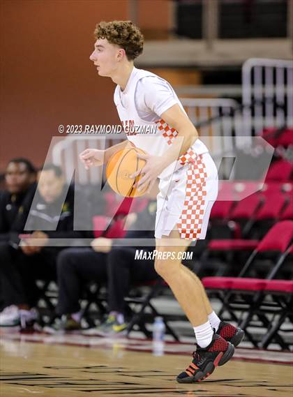 Thumbnail 3 in Selma vs. Clovis photogallery.