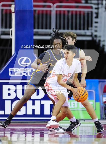 Thumbnail 2 in Selma vs. Clovis photogallery.