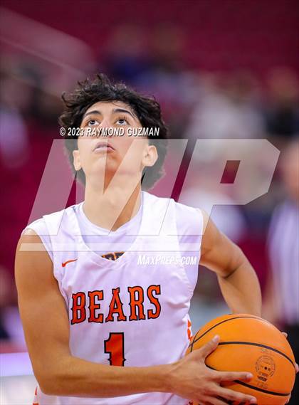 Thumbnail 2 in Selma vs. Clovis photogallery.