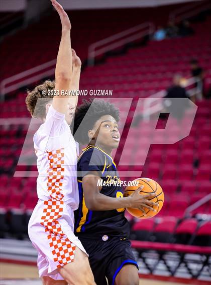 Thumbnail 1 in Selma vs. Clovis photogallery.