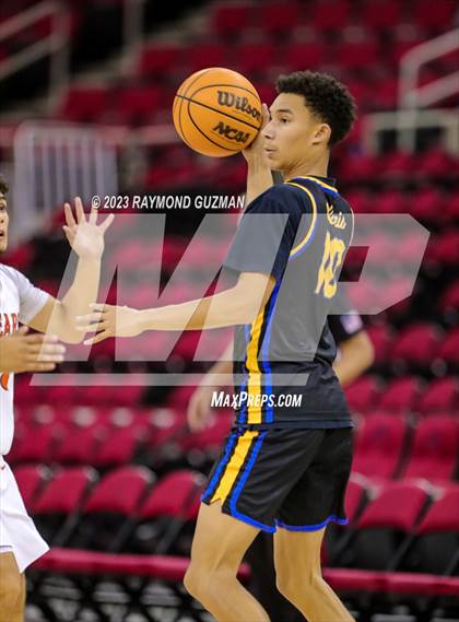 Thumbnail 3 in Selma vs. Clovis photogallery.
