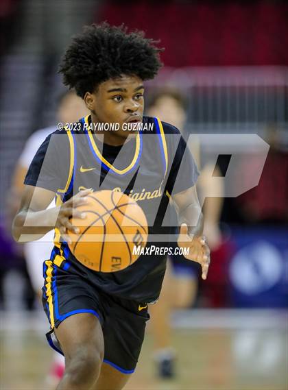 Thumbnail 1 in Selma vs. Clovis photogallery.