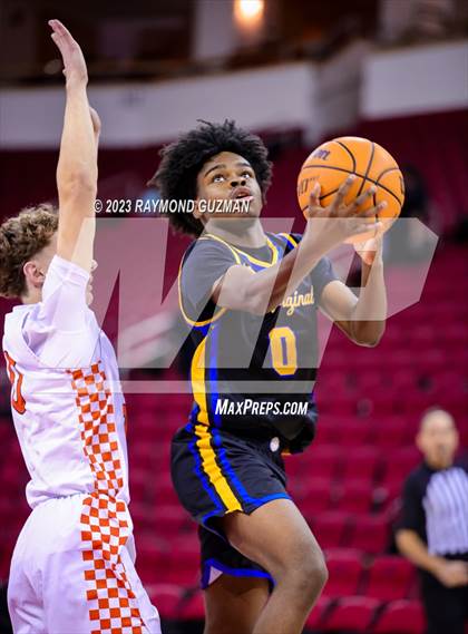 Thumbnail 2 in Selma vs. Clovis photogallery.