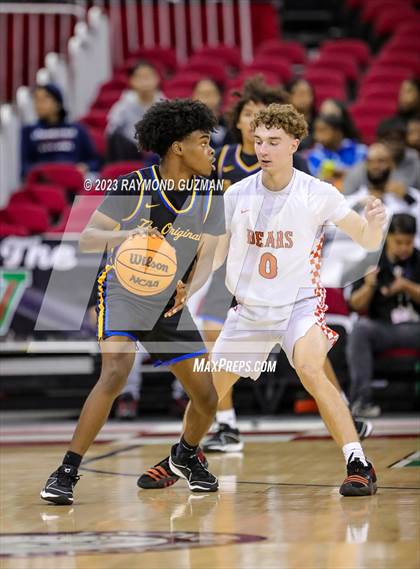 Thumbnail 2 in Selma vs. Clovis photogallery.