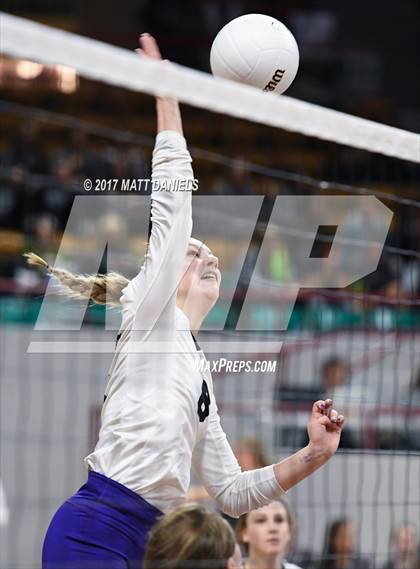 Thumbnail 3 in University vs. Middle Park (CHSAA 3A Pool 4) photogallery.