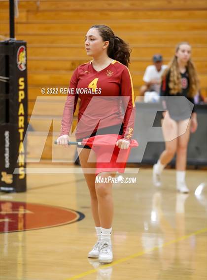 Thumbnail 3 in La Salle vs La Canada photogallery.
