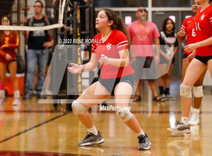 Thumbnail 1 in La Salle vs La Canada photogallery.