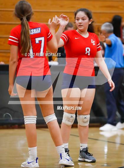 Thumbnail 2 in La Salle vs La Canada photogallery.