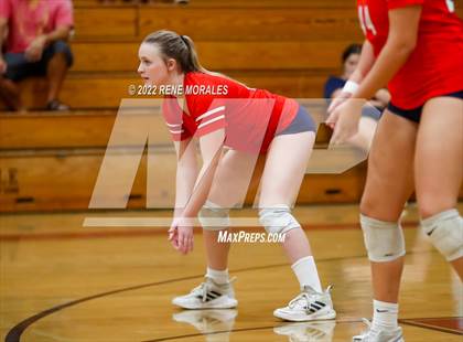 Thumbnail 2 in La Salle vs La Canada photogallery.