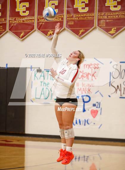 Thumbnail 3 in La Salle vs La Canada photogallery.