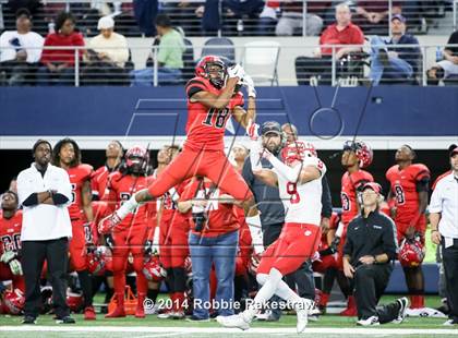 Thumbnail 1 in Cedar Hill vs. Katy (UIL 6A Division 2 Final) photogallery.