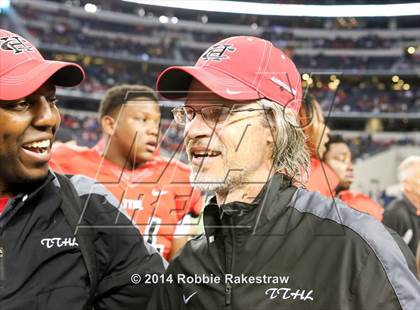 Thumbnail 3 in Cedar Hill vs. Katy (UIL 6A Division 2 Final) photogallery.