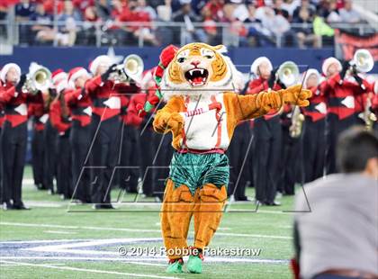 Thumbnail 1 in Cedar Hill vs. Katy (UIL 6A Division 2 Final) photogallery.