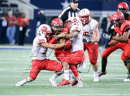 Thumbnail 1 in Cedar Hill vs. Katy (UIL 6A Division 2 Final) photogallery.