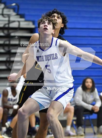 Thumbnail 1 in Franklin vs. Davis (Les Curry Invitational) photogallery.