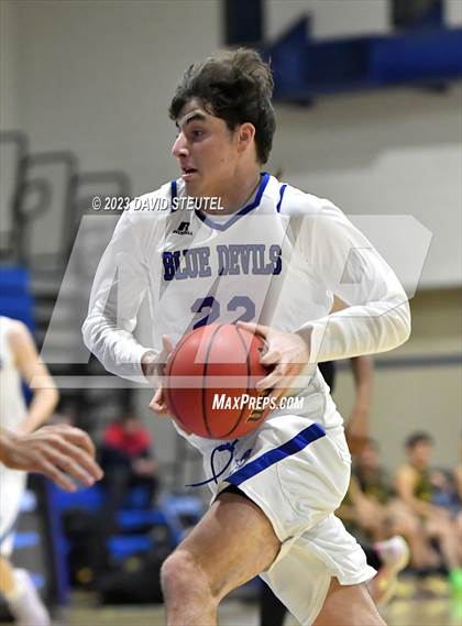 Thumbnail 3 in Franklin vs. Davis (Les Curry Invitational) photogallery.