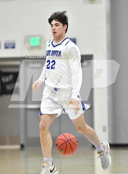 Thumbnail 1 in Franklin vs. Davis (Les Curry Invitational) photogallery.