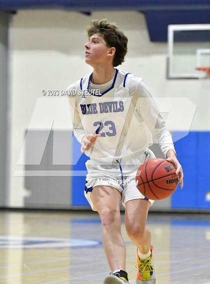 Thumbnail 2 in Franklin vs. Davis (Les Curry Invitational) photogallery.