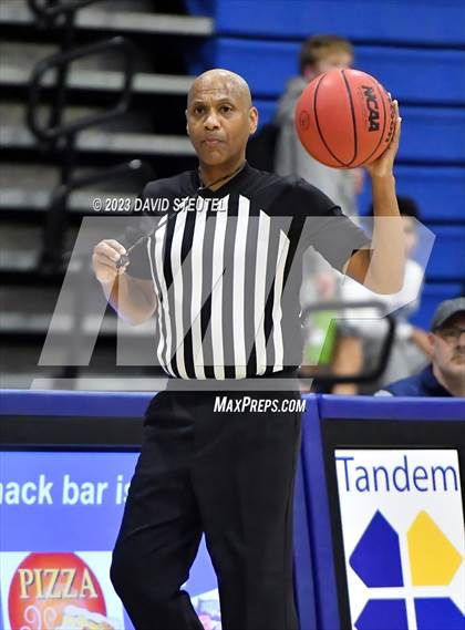 Thumbnail 2 in Franklin vs. Davis (Les Curry Invitational) photogallery.